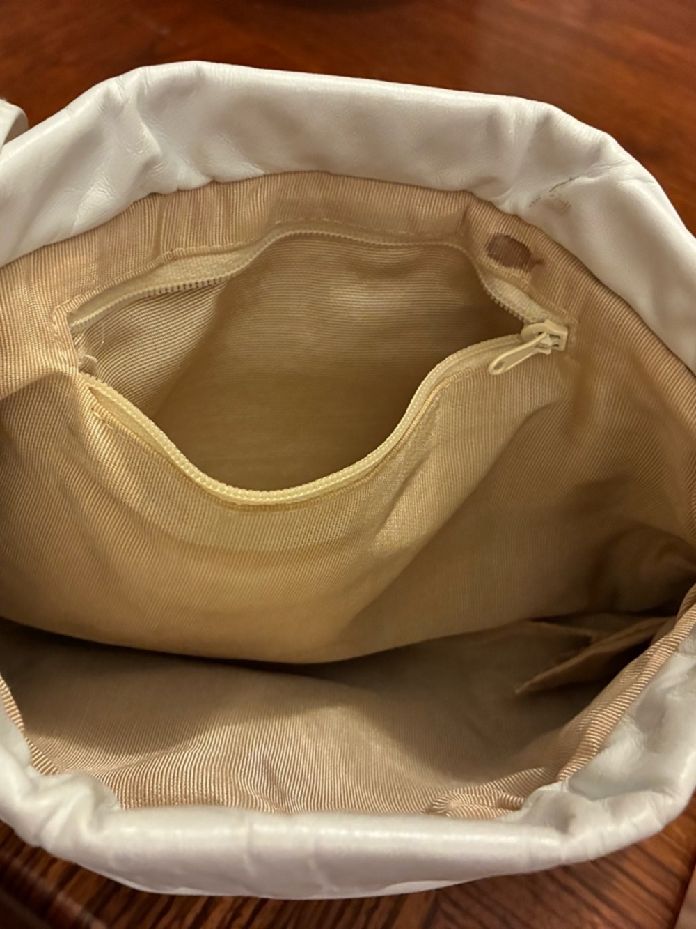 NWOT Patricia Smith Vintage White Leather Moon Bag with Illustrated Flap - Picture 5 of 6